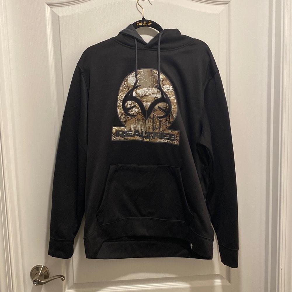 Real tree black sweatshirt